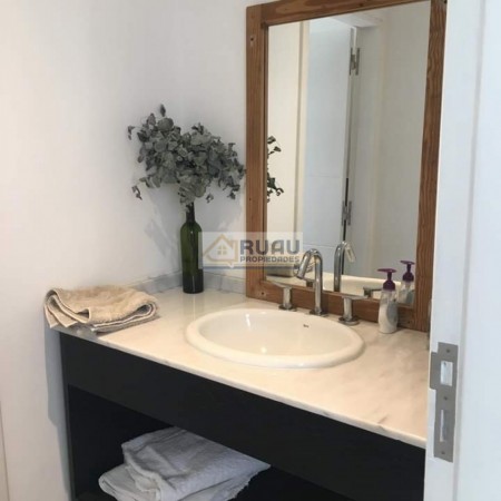 Hermosa casa, en barrio exclusivo, no cerrado, con naturaleza para disfrutar