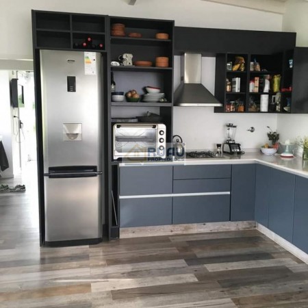 Hermosa casa, en barrio exclusivo, no cerrado, con naturaleza para disfrutar